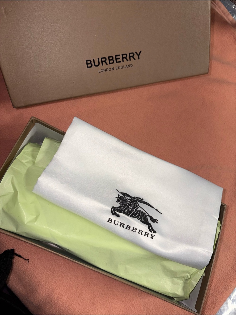 Burberry White Logo Dust Bag with Black Equestrian Print - Picture 3 of 3